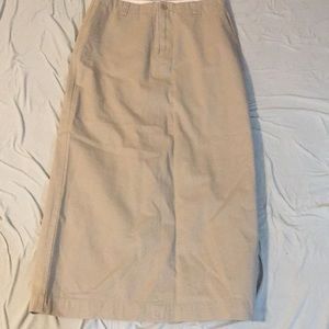 Gap long light khaki skirt size 8 Pockets!!